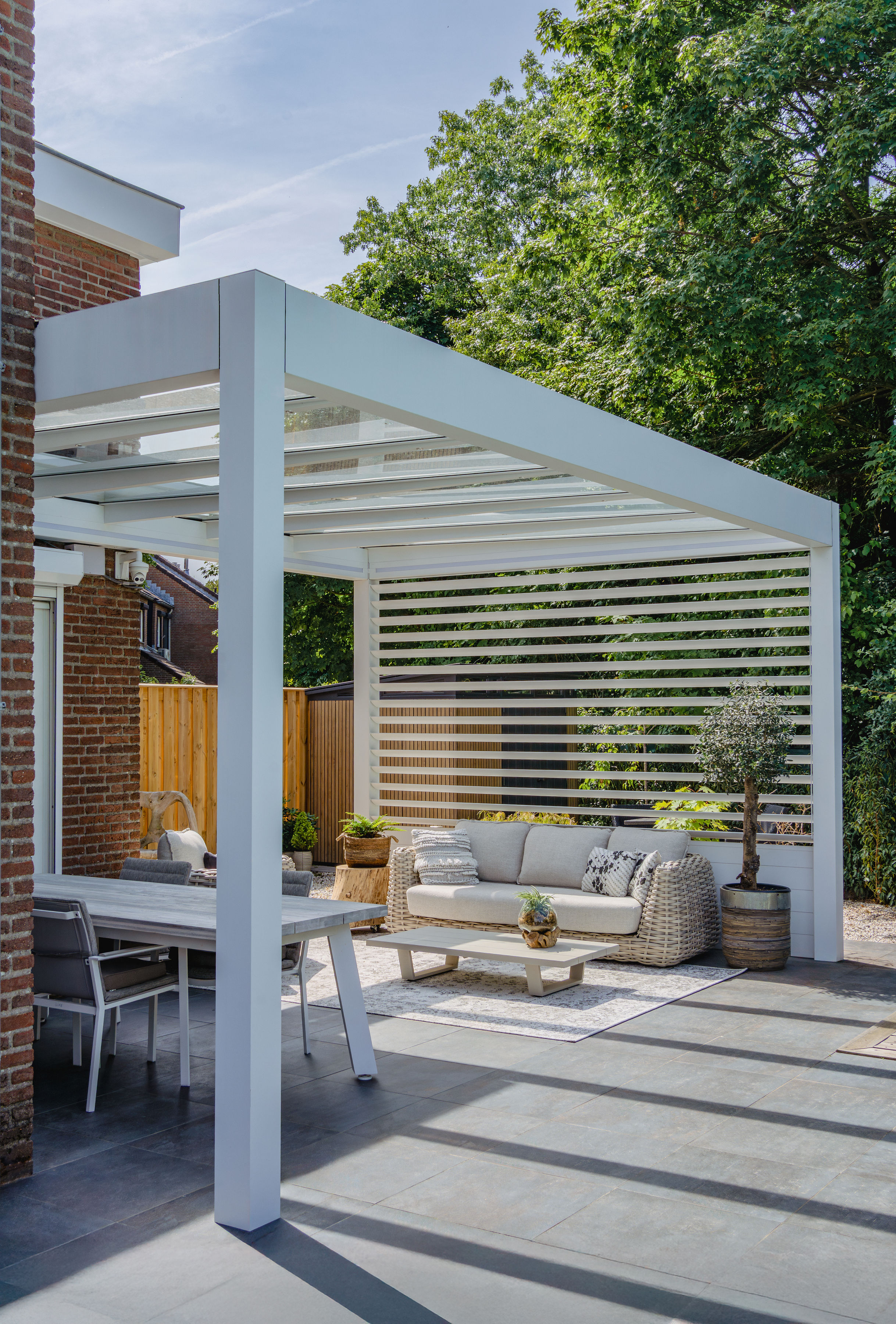 Lifestyle Pergola – Flat Glass Roof