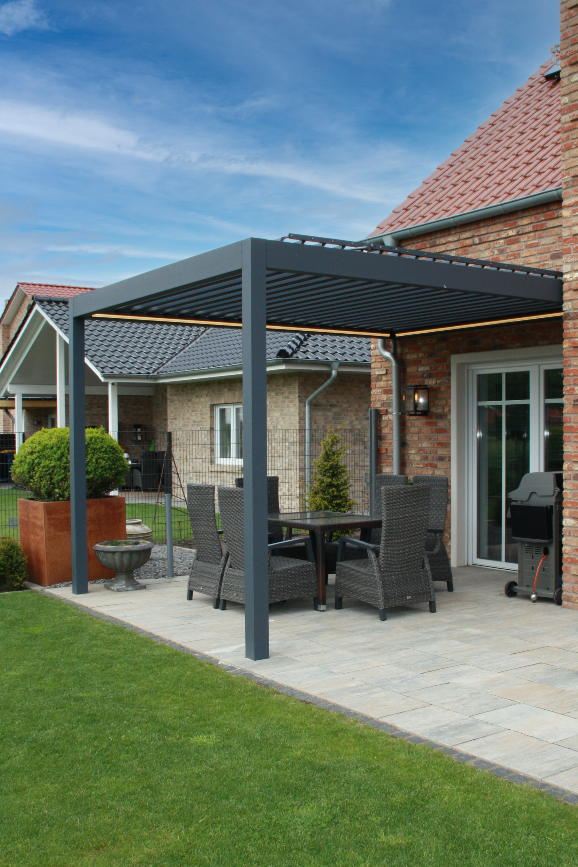 Lifestyle Pergola – Electric Louvred Roof