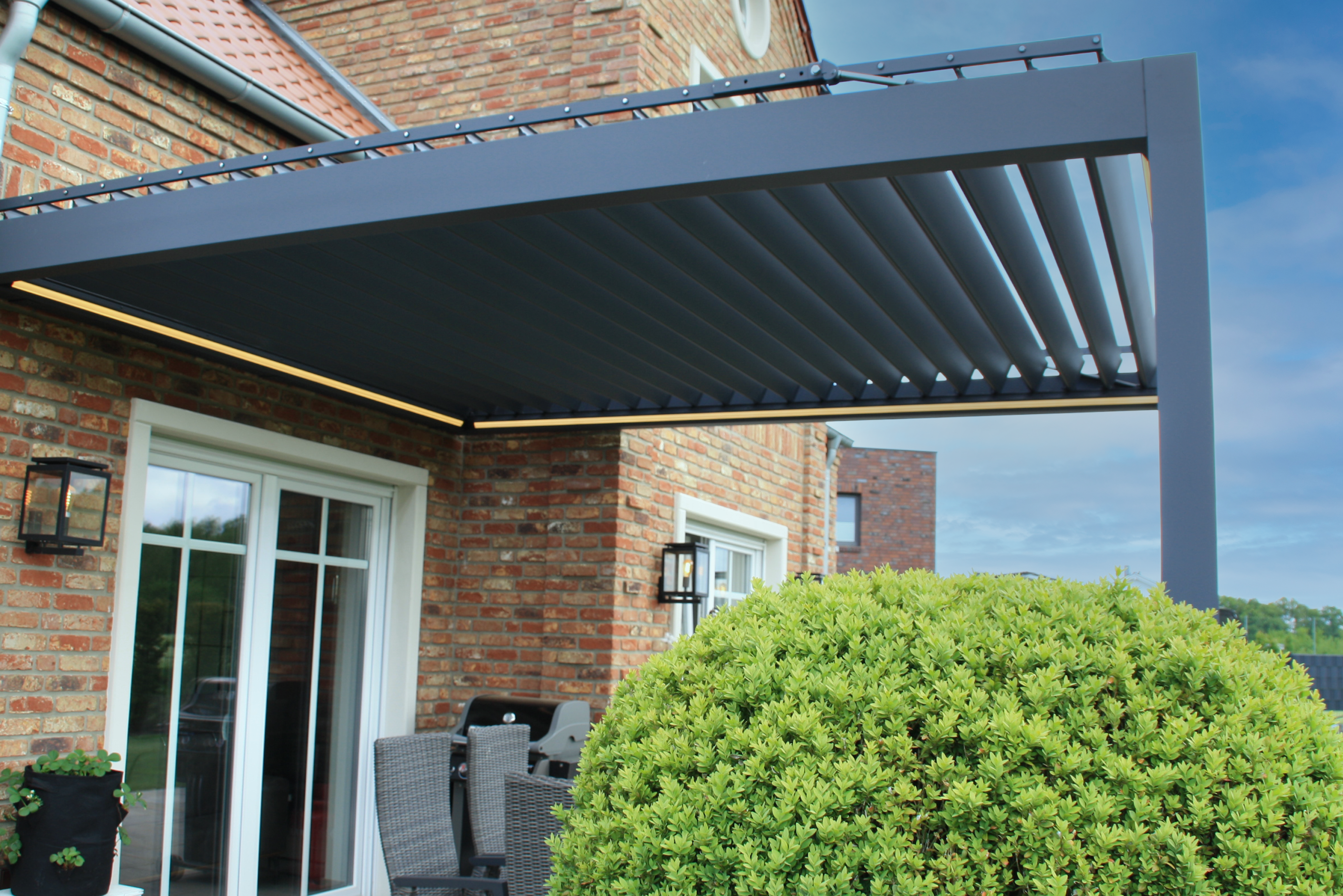 Lifestyle Pergola – Electric Louvred Roof